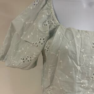 FOREVER 21 Sz M Mint Green Eyelet Crop Puff Sleeve Festival Coquette Smocked